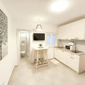  Apartment & Niko Croatia